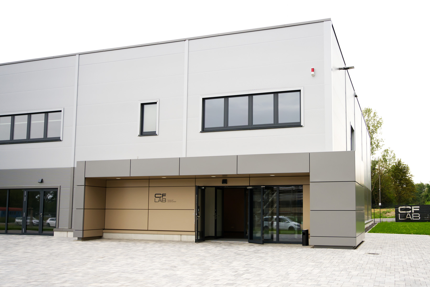 Eingangsbereich_Fassade_2_Web